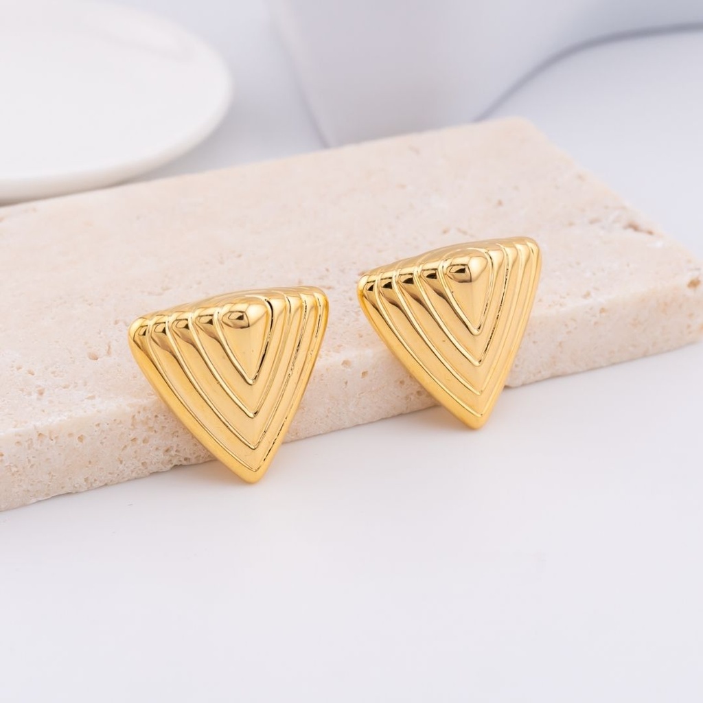 Aretes  piramide baño 18k