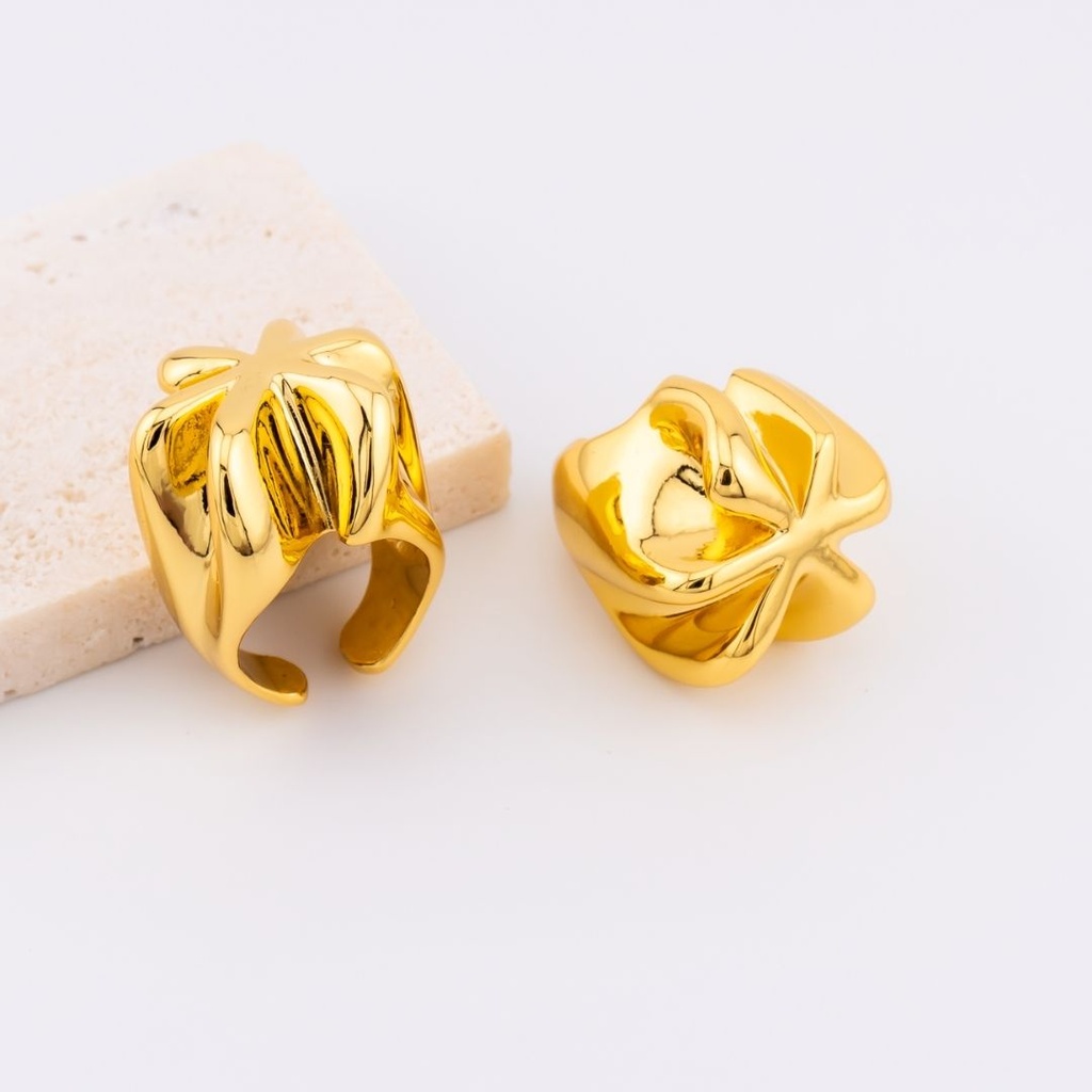 Anillo chunky flor baño 18k
