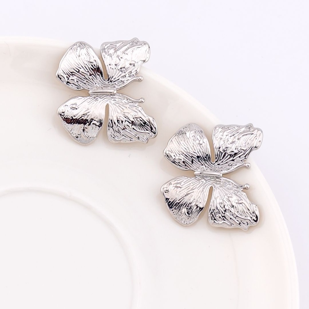 aretes solidos mariposa BAÑO 18K