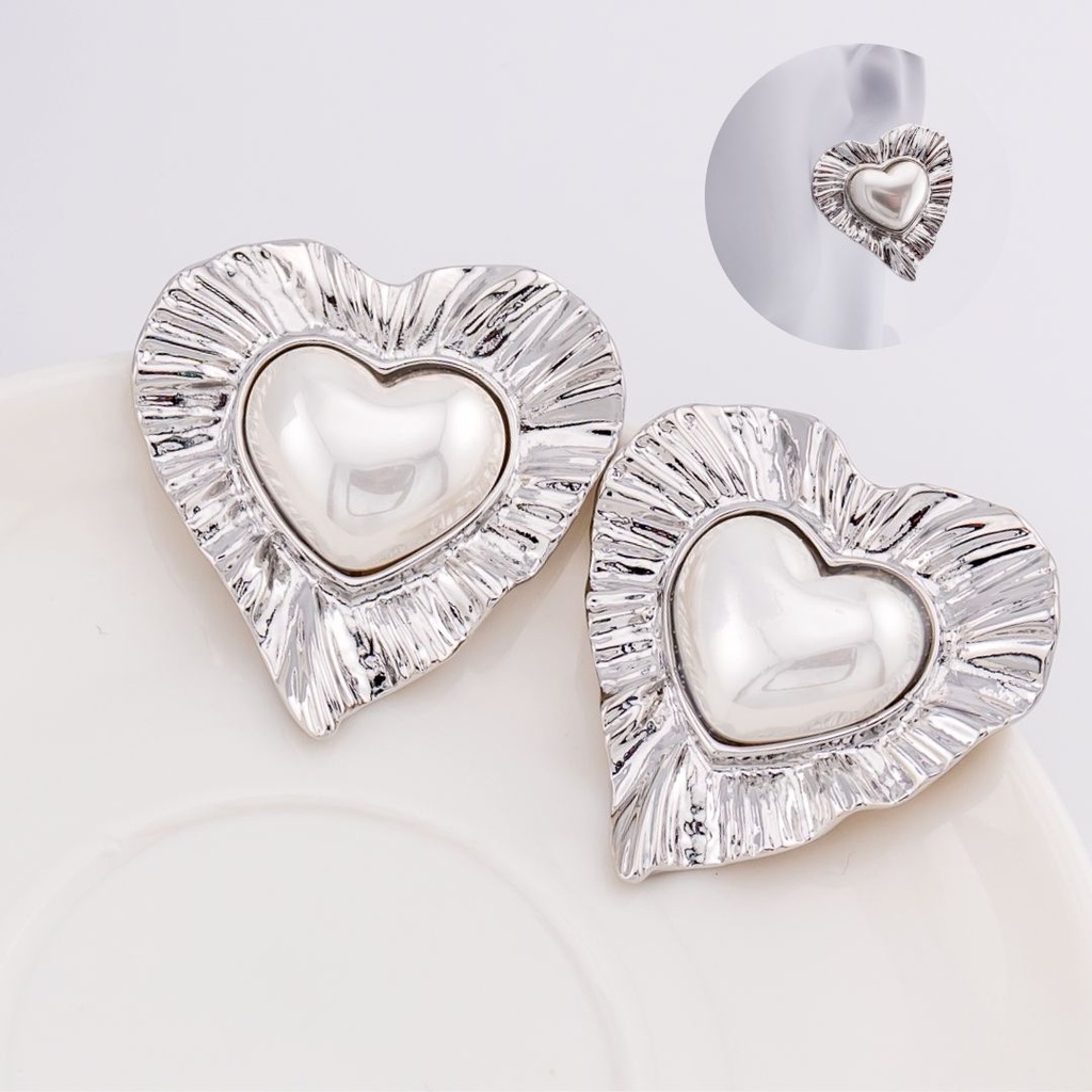 aretes chunky liviano corazon con perla BAÑO 18K