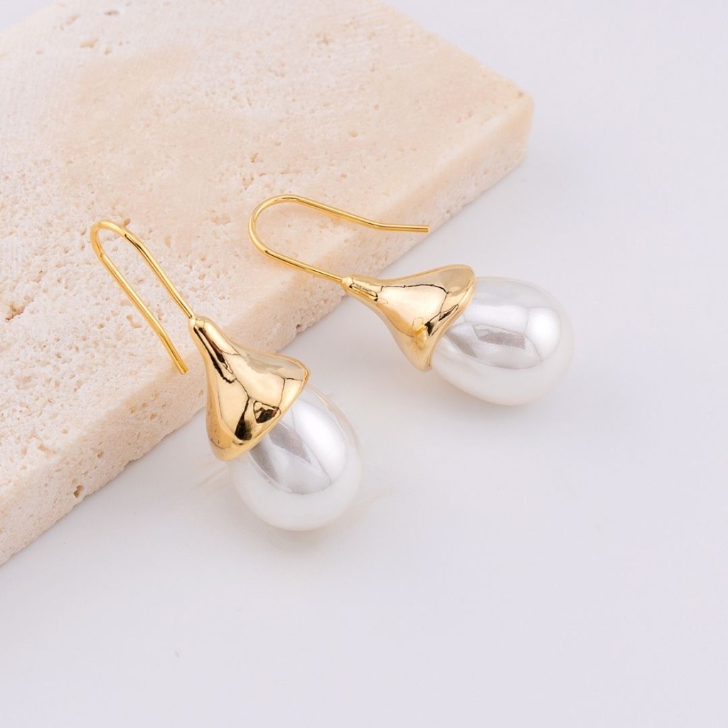 Aretes  perlas shell gota BAÑO 18K