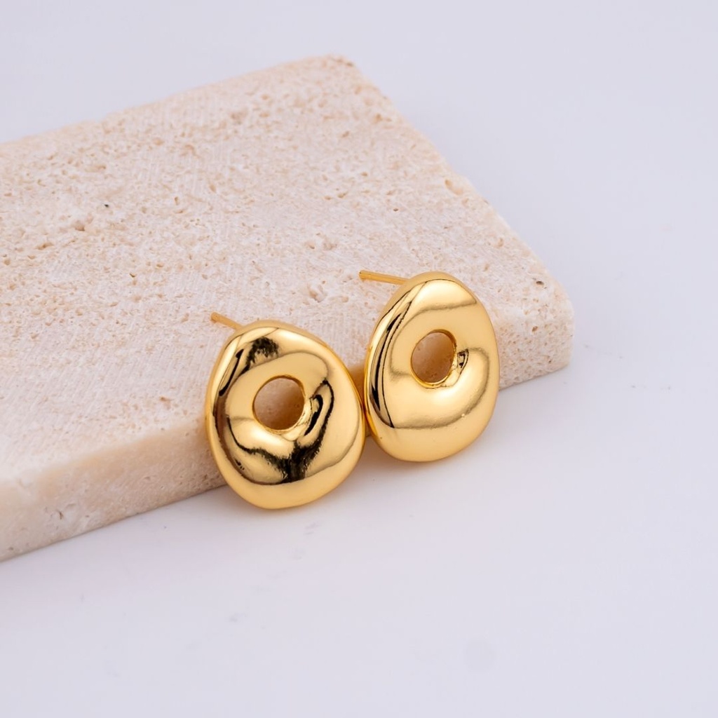 Aretes letras del abecedario baño 18k letra O
