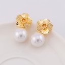 Aretes flor con zirconias y perla shell BAÑO 18K