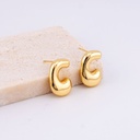 Aretes letras del abecedario baño 18k letra C
