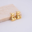 Aretes letras del abecedario baño 18k letra E