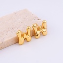 Aretes letras del abecedario baño 18k letra W