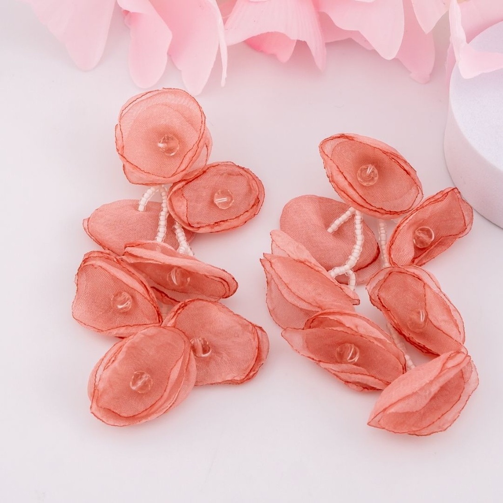 Aretes colgantes de fresa artesanales