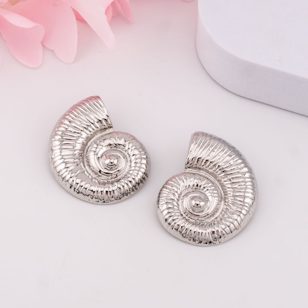 Aretes stud caracoles baño 18k