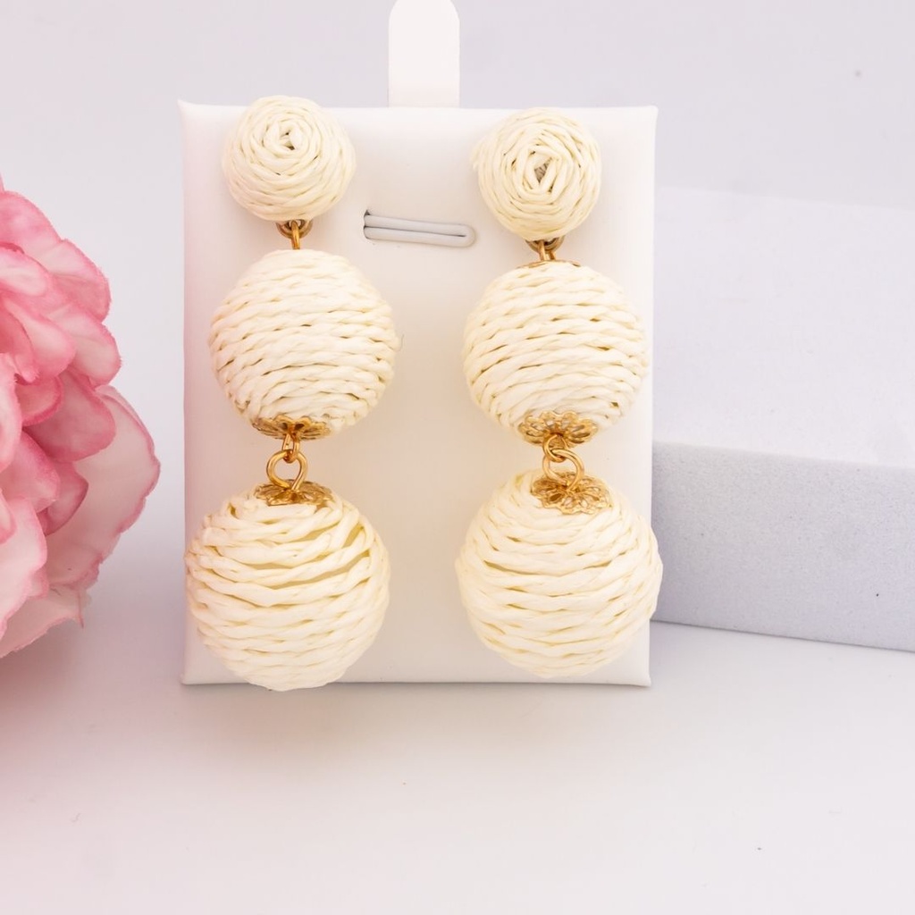 Aretes de rafia colgantes baño 18k blancos