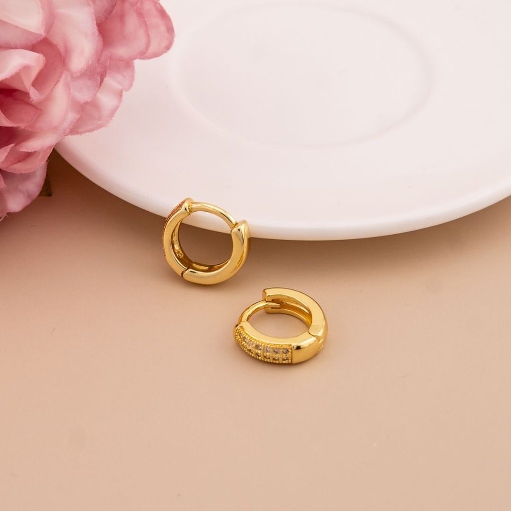 Huggies pequeñas con zirconias baño 18k