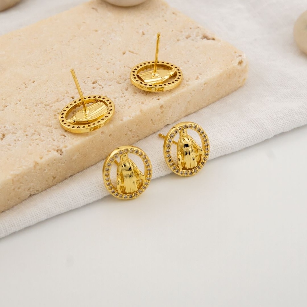 Aretes stud de la Virgen zirconias baño 18k