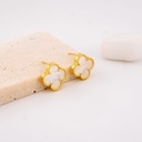 Aretes en forma de trebol con concha nacar baño 18k