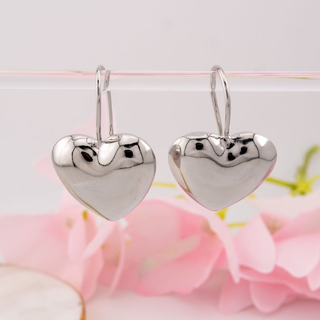 Aretes colgantes de corazon baño 18k