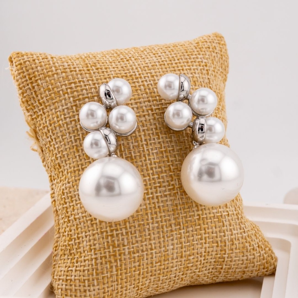 Aretes cogantes con perlas baño 18k