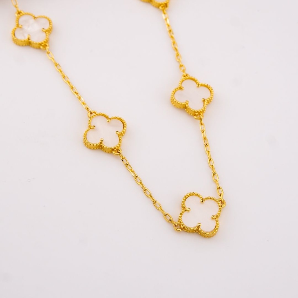 Collar con 8 separadores en forma de trebol baño 18k