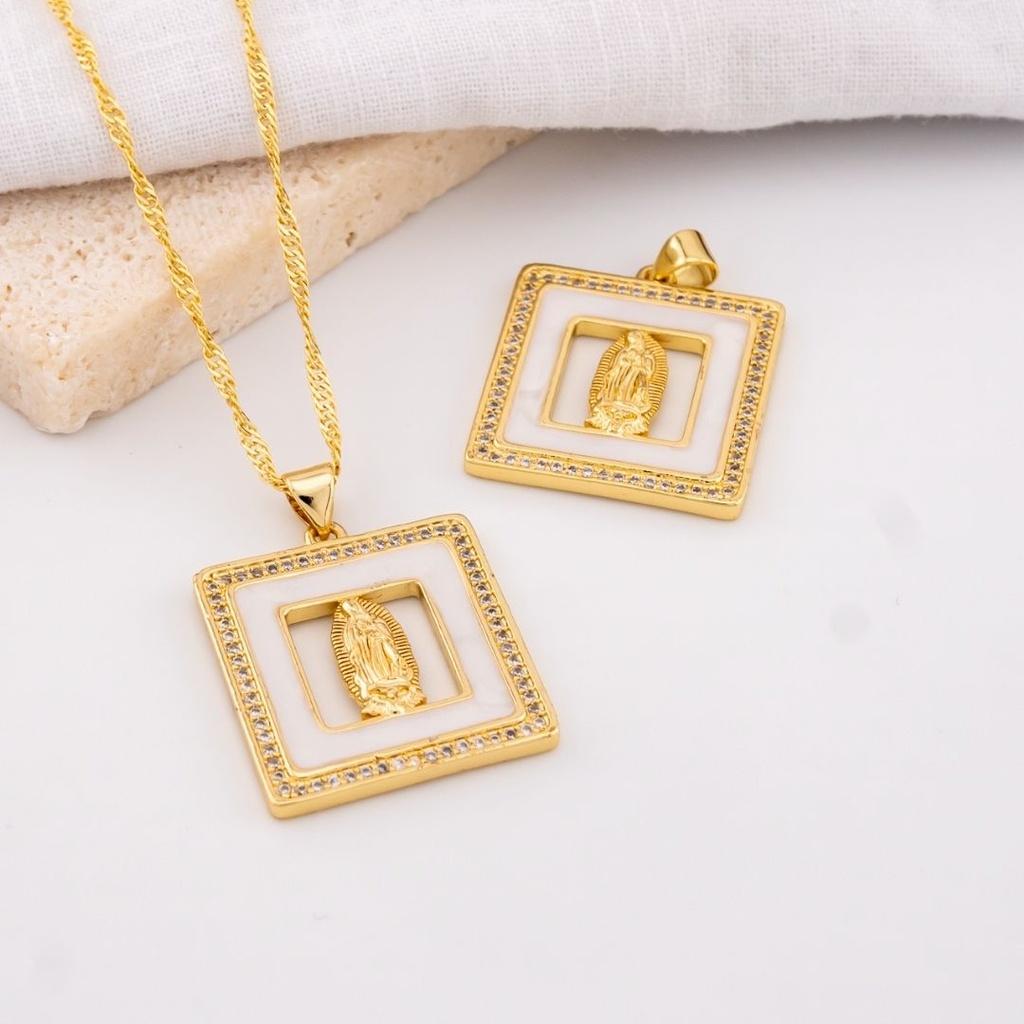 Dije micropave con madre perla virgen baño 18k