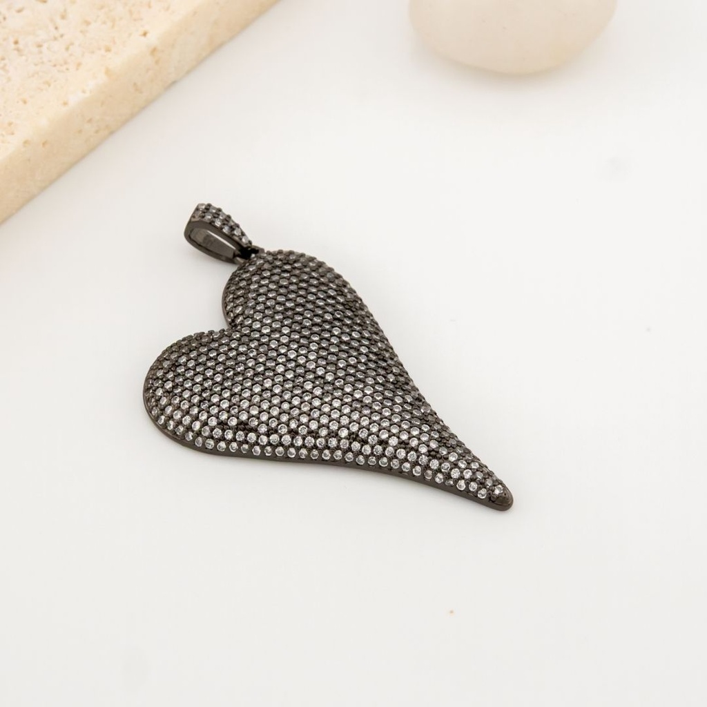  Dije grande corazon Negro micropave baño 18k