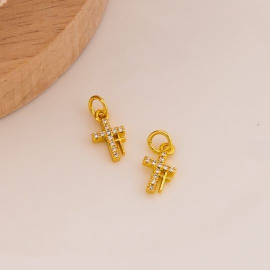 Dije religioso de cruz mini en micropave