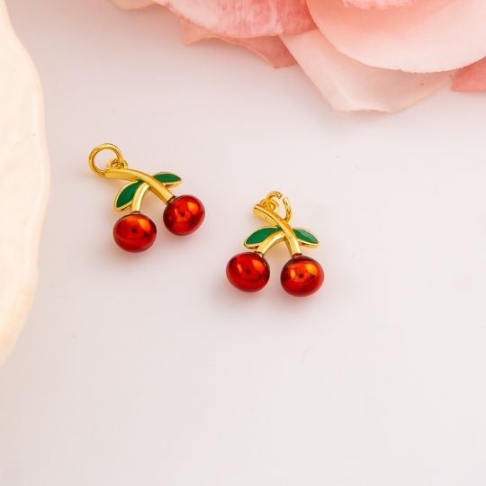 Dije de cereza esmaltado baño 18k