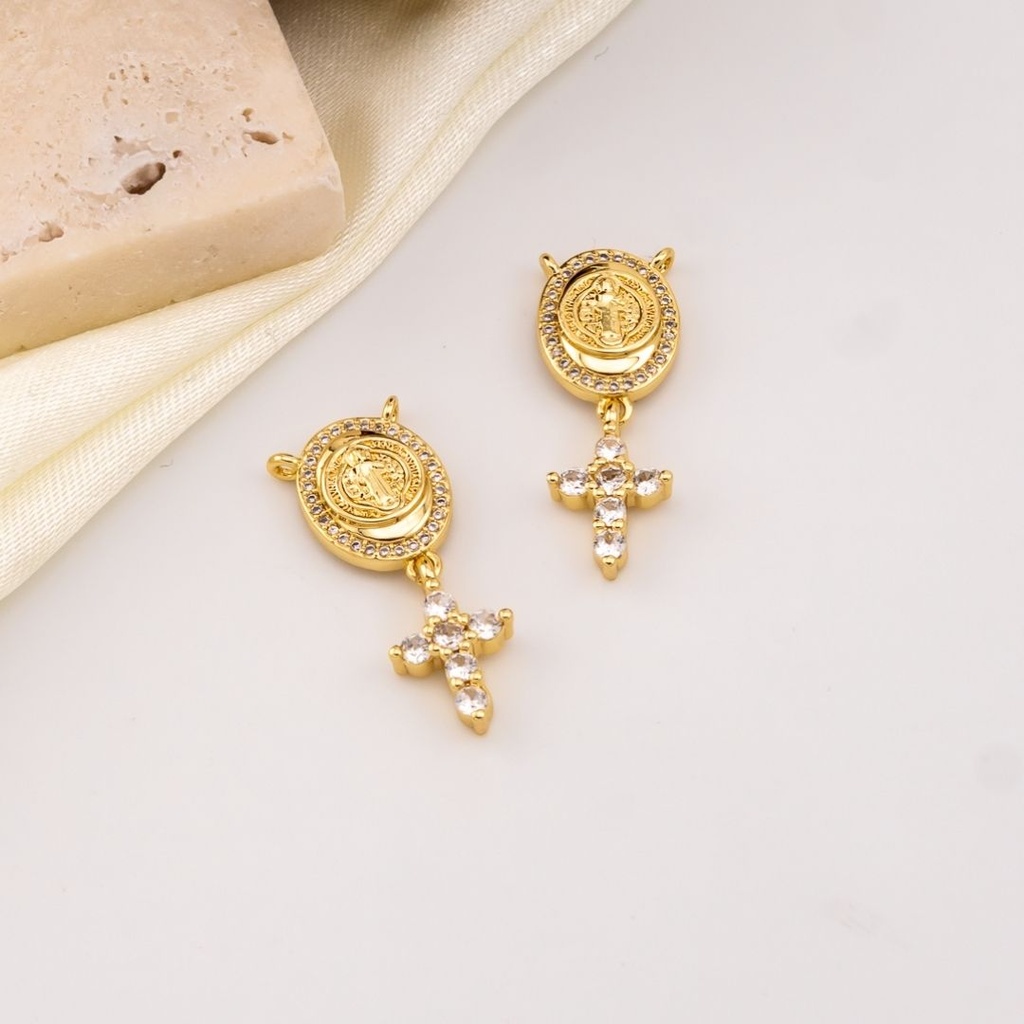 Dije para rosario San Benito baño 18k