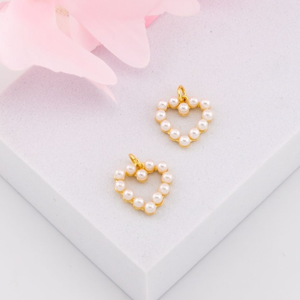 Dije corazon con perlas baño 18k
