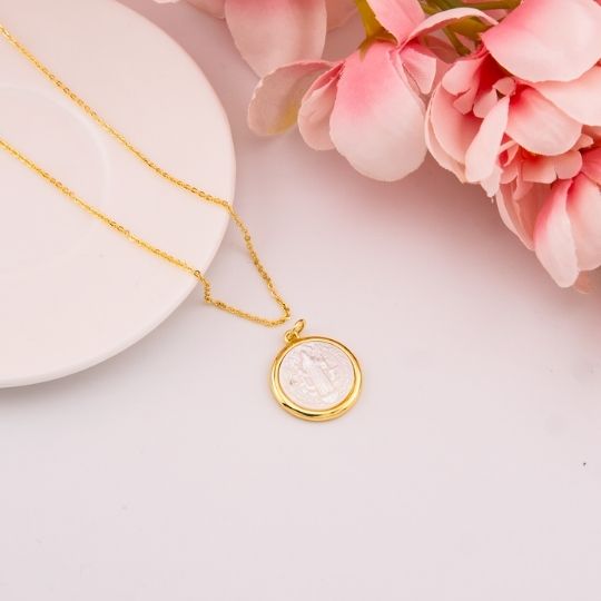 Dije medalla religiosa SAN BENITO baño 18k
