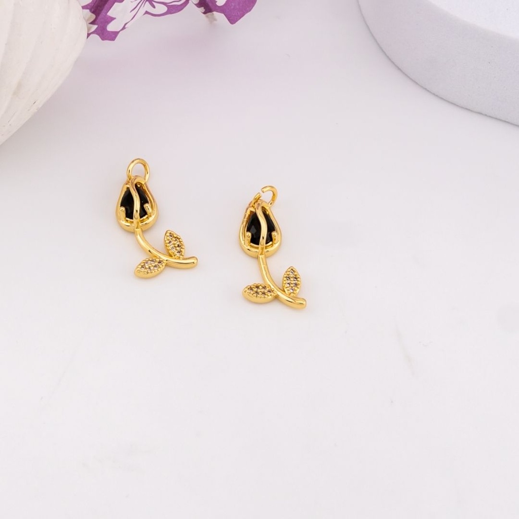 Dije de tulipan con zirconias baño 18k negro
