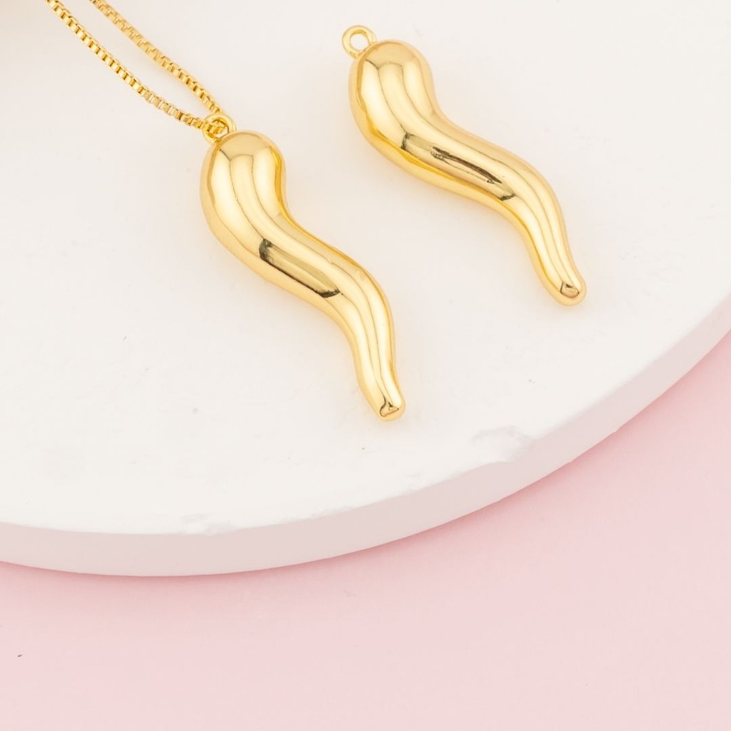 DIJE CHILE BAÑO 18K