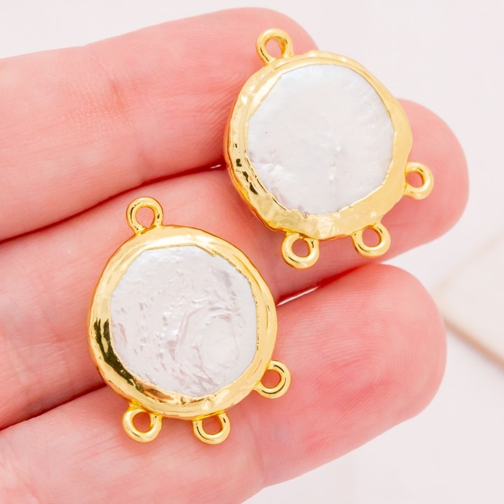 Dije de perla barroca engastado en goldfilled