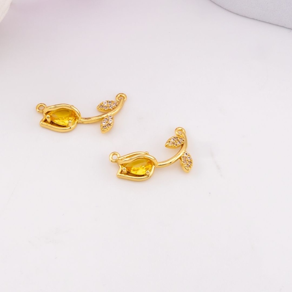 Enlace de tulipan con zirconias baño 18k amarillo