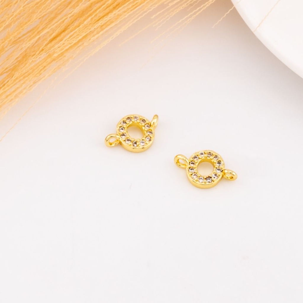 Enlace de inicial con zirconias baño 18k