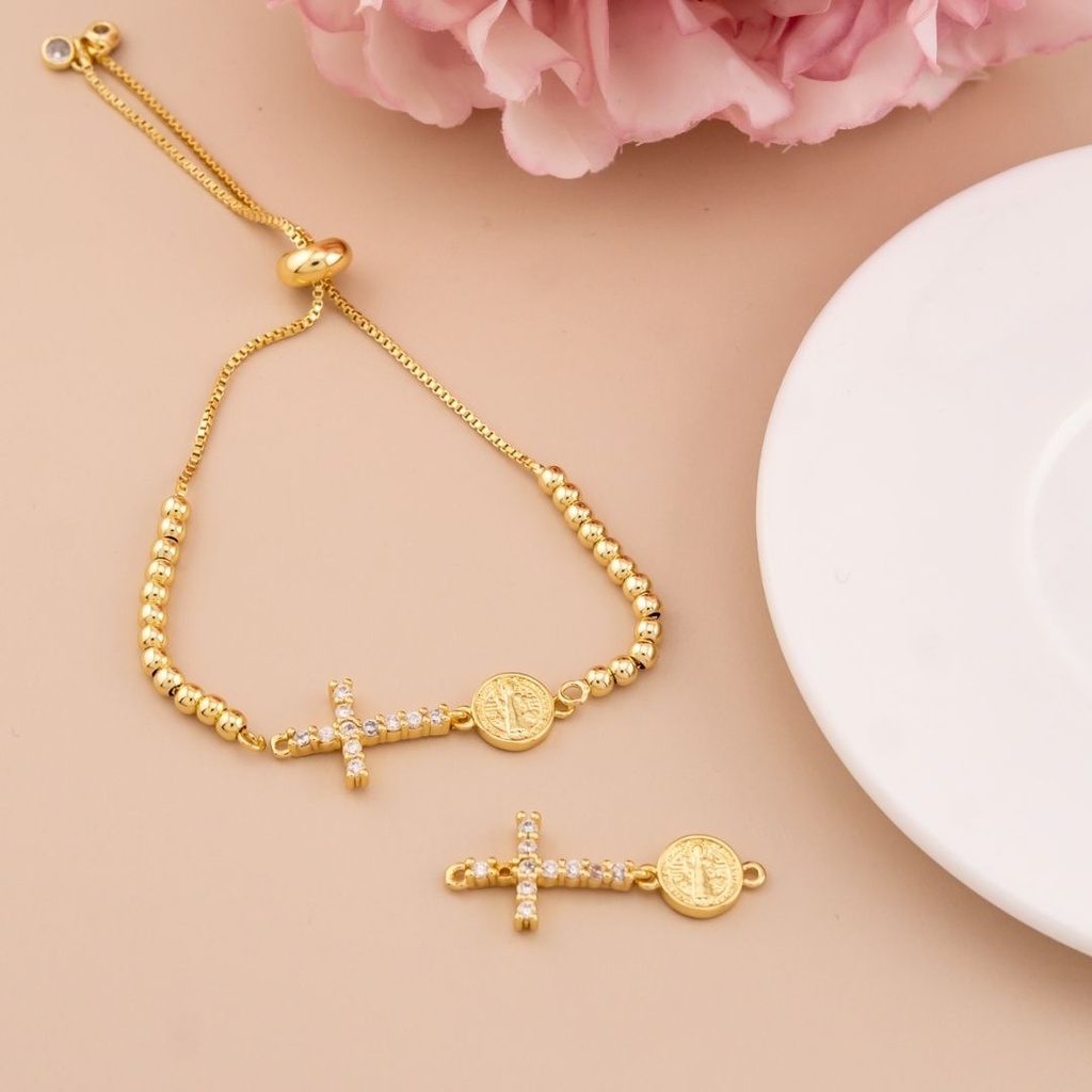 Enlace de cruz y san benito con micropave baño 18k