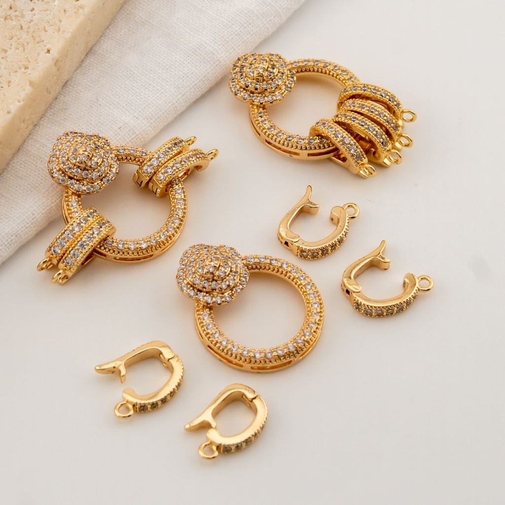 Broche elegante en forma de flor de dos hilos desmontables con micropave y goldfilled