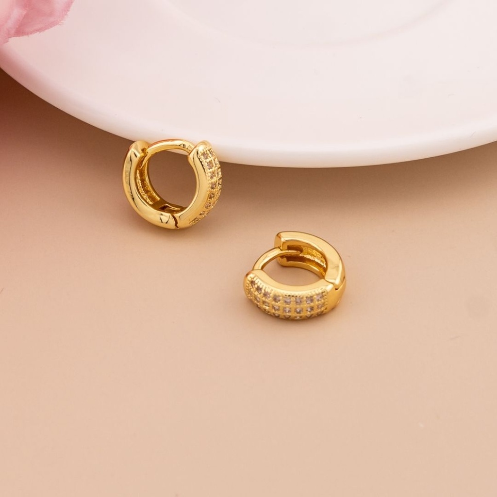 Huggies pequeñas con zirconias baño 18k