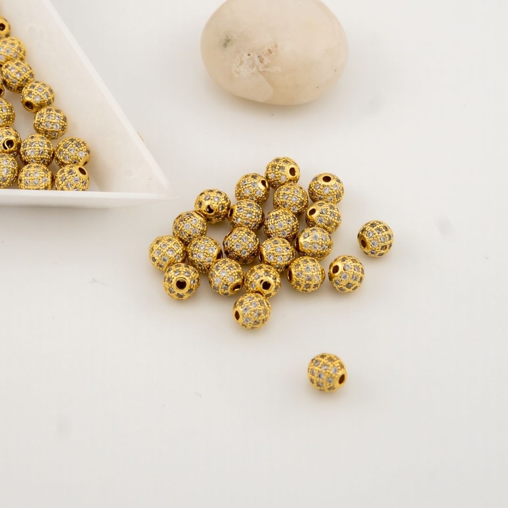 Dije separador bolita de 4 mm con micropave y  baño 18k