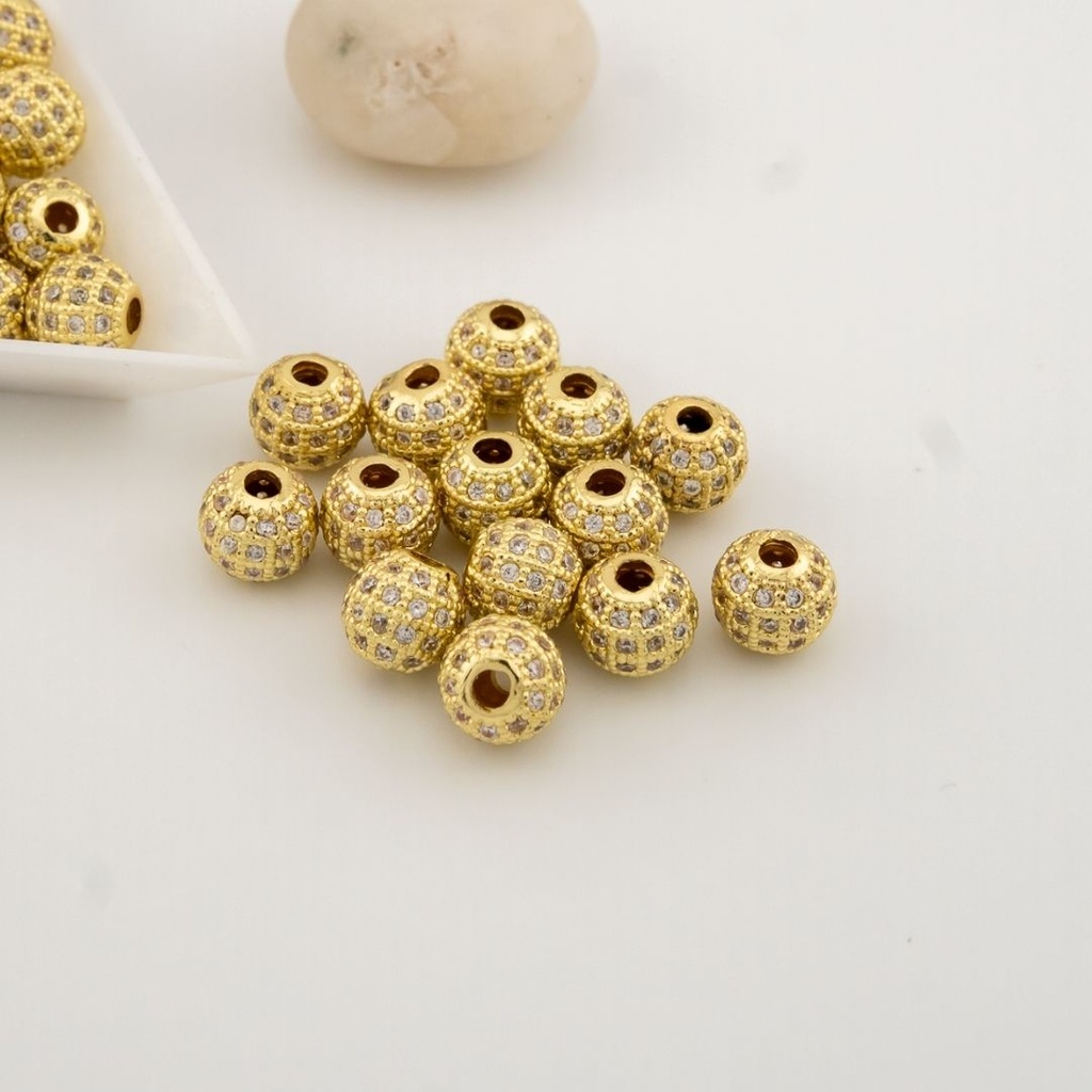 Dije separador bolita de 8 mm con micropave y  baño 18k