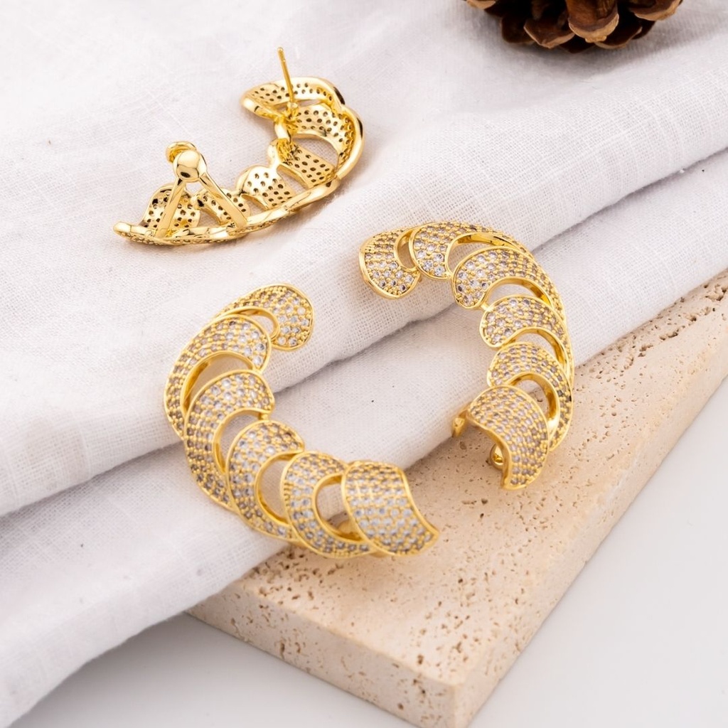 Aretes earcuff con zirconias baño 18k
