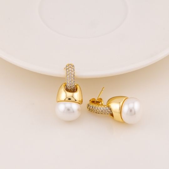 Aretes colgantes perlas con zirconias baño 18k