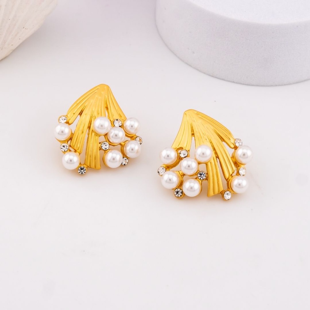 Aretes stud con perlas baño 18k