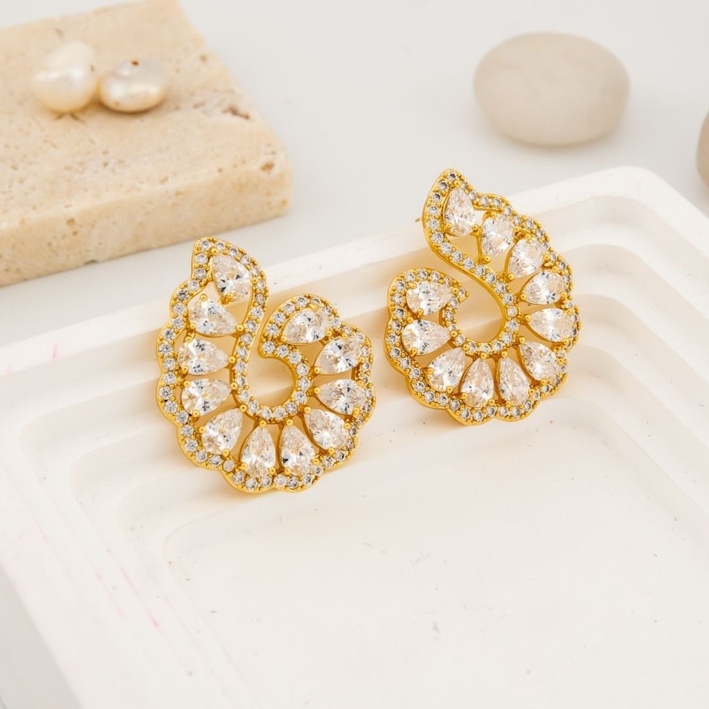 Aretes PREMIUN stud con zirconias baño 18k