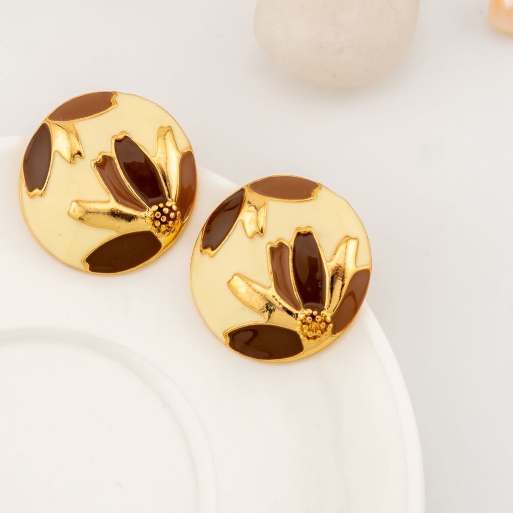 Aretes decorados con flores esmaltado baño 18k