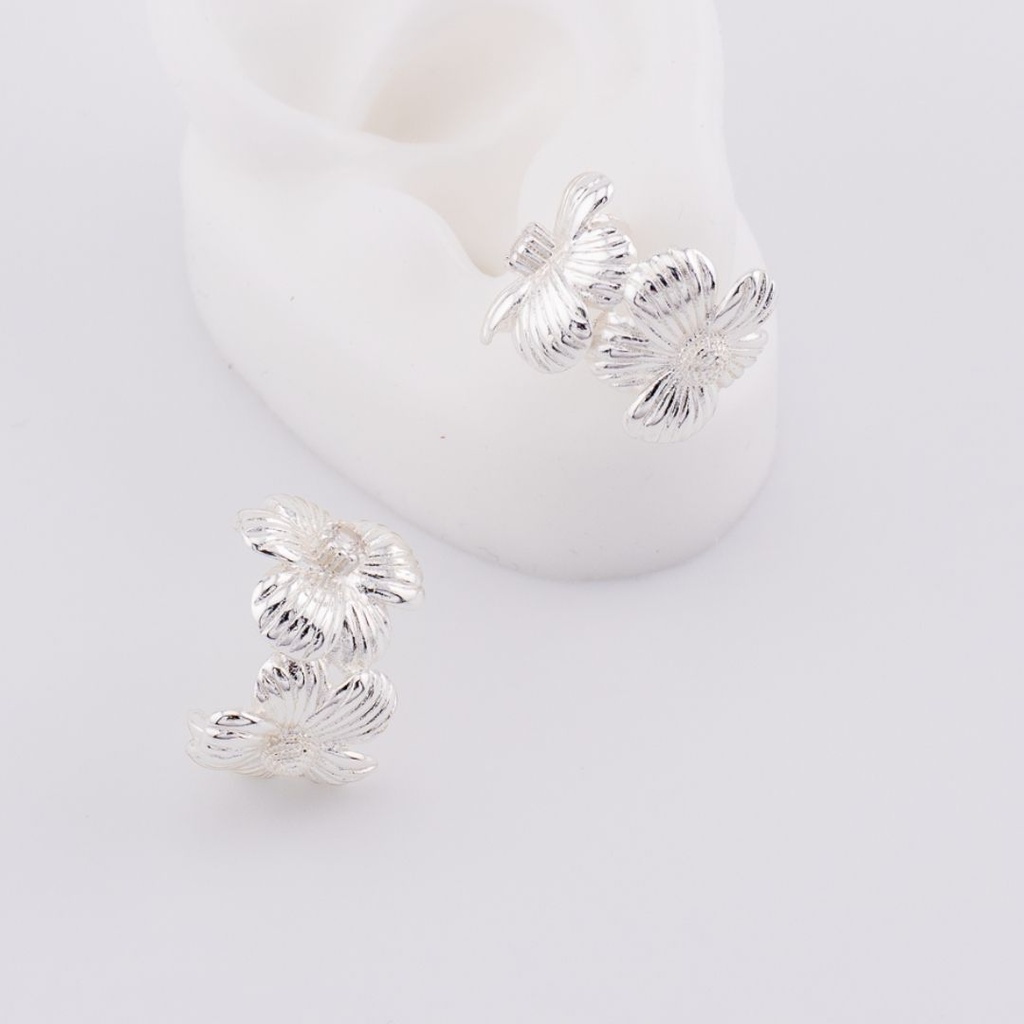 Aretes argolla C Flor plateado con zirconia baño 18K