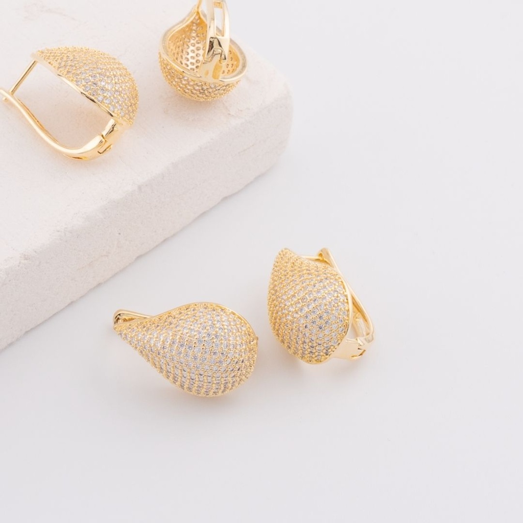 Aretes gota dorado con zirconias dorado baño 18k