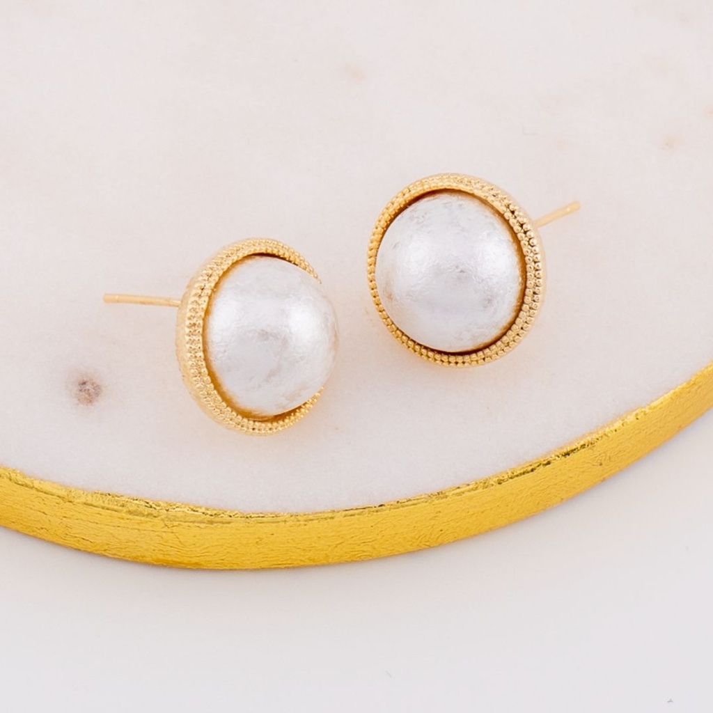 Aretes stud con perla baño 18k pin de plata dorados