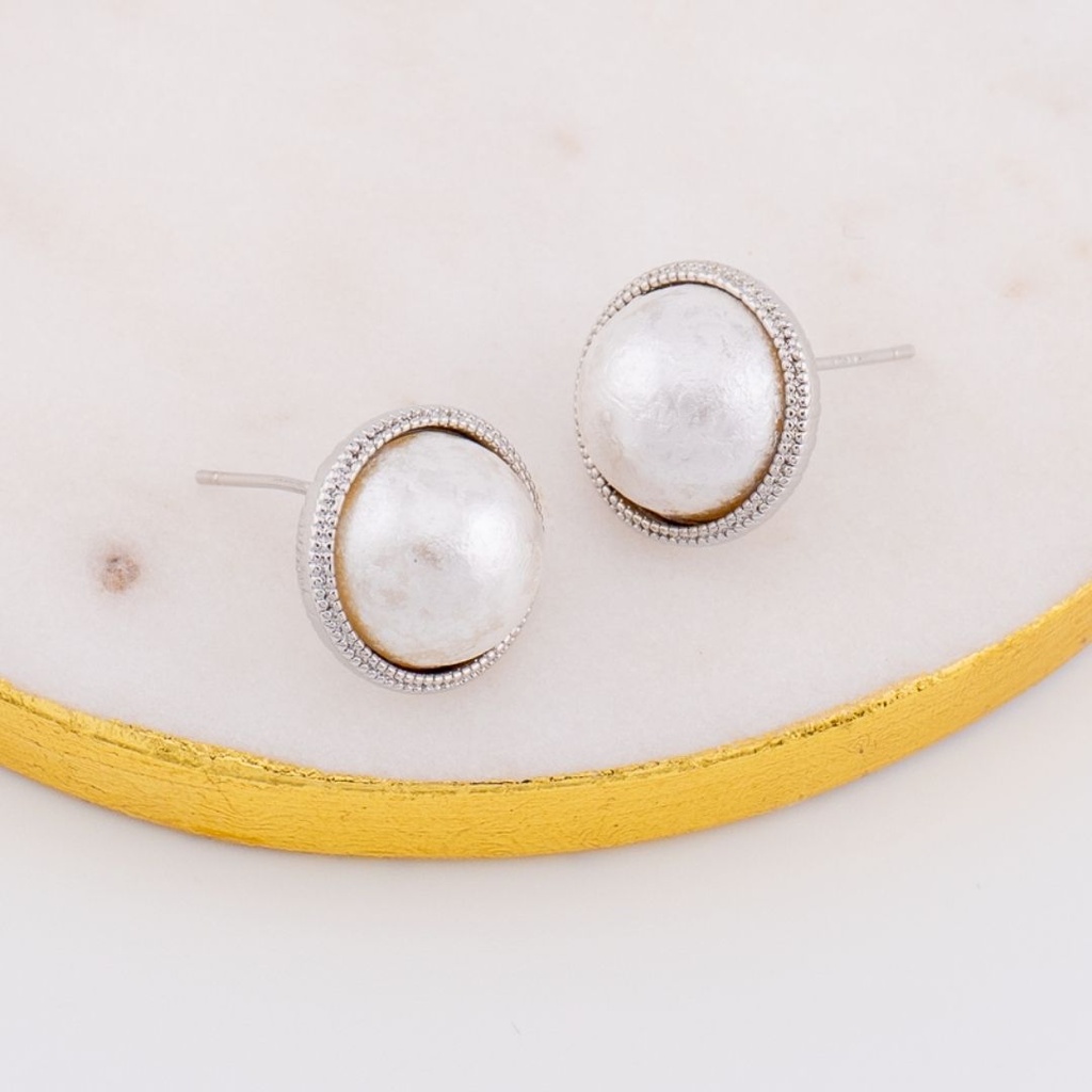 Aretes stud con perla baño 18k pin de plata plateados