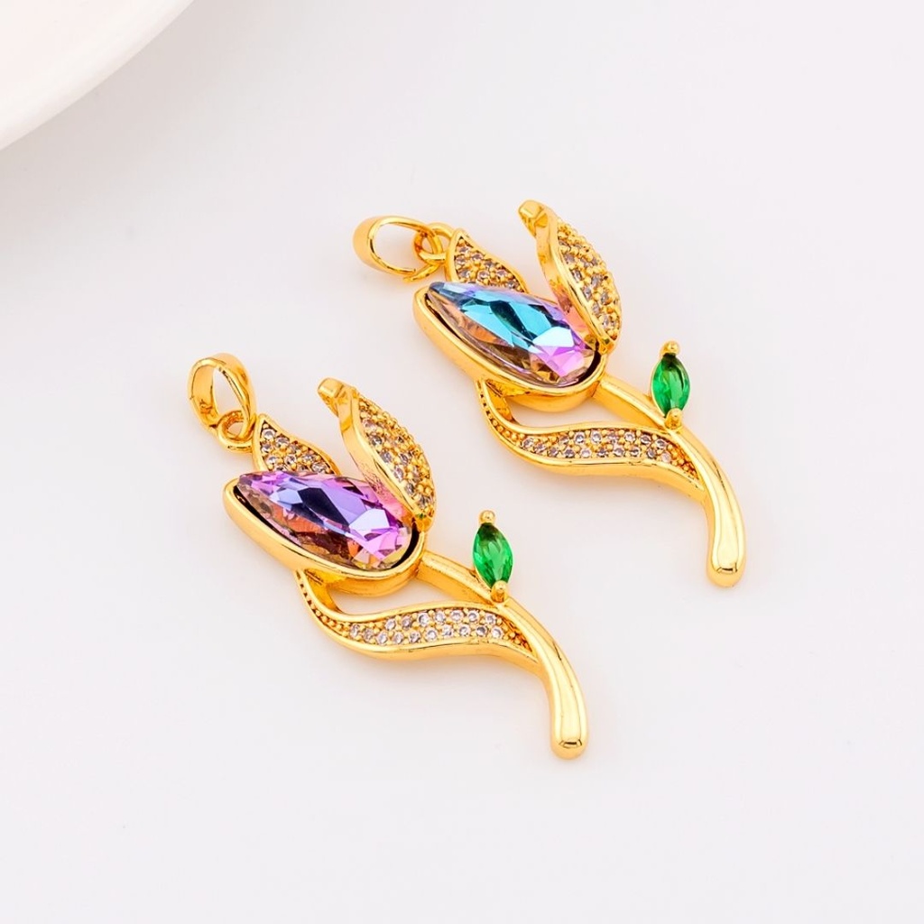 DIje grande flor de tulipan con micropave baño de 18k