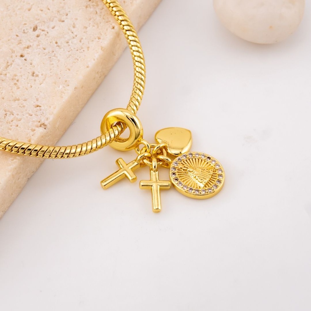 Dije charm micropave Virgen de Suyapa, cruz y corazón baño 18k
