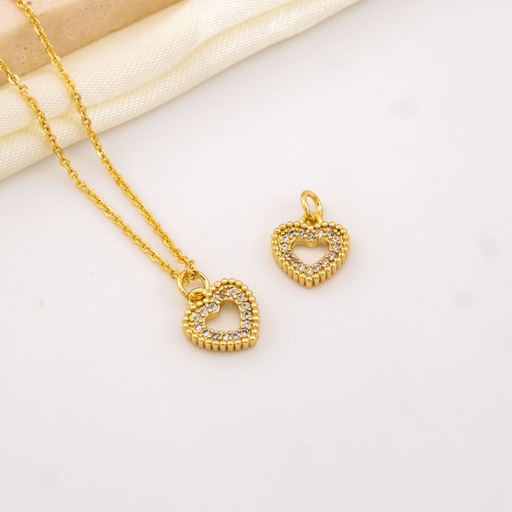 Dije de corazon con zircones baño 18k