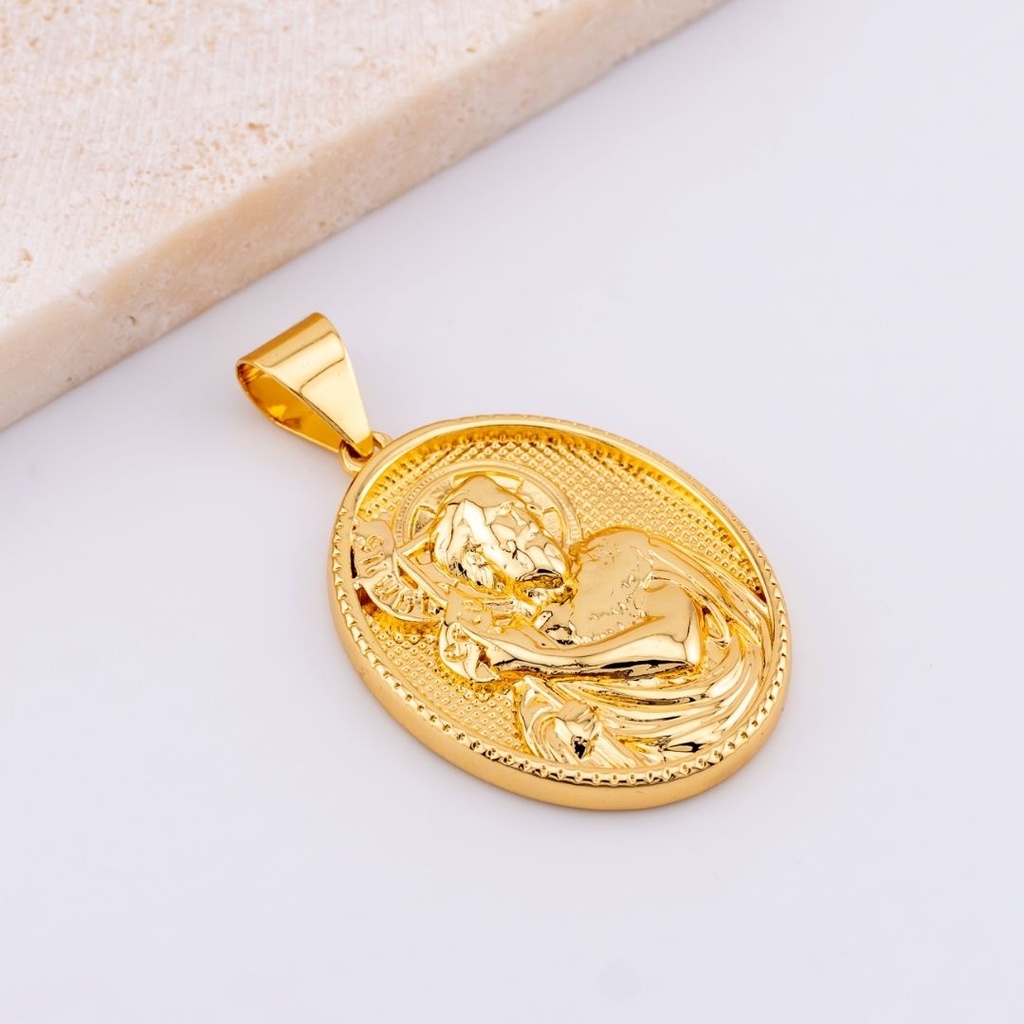 Dije medalla religiosa con baño 18k