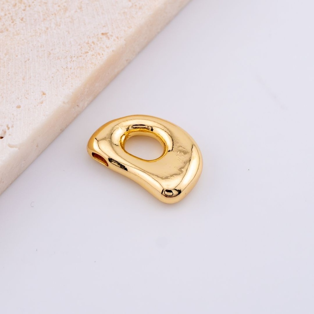 Dije letras del abecedario baño 18k letra D